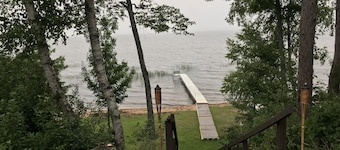 Cottage rustico sulla pittoresca Little Bay de noc