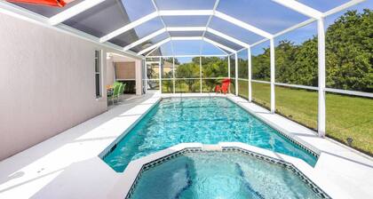 Villa Coquina - Lakeview Villa with Hot Tub by Gulfcoast Holiday Homes