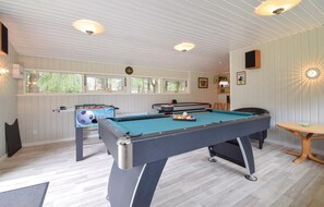 Game room - 3 bedroom beautiful home in Ans By (Ans By)