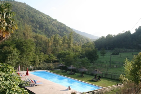 Outdoor pool. Large cottage for 8 people