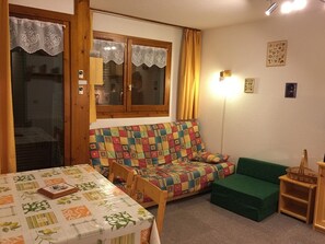 TV - 2P+Cabin Apt, 5 ppl, ski-in/ski-out, parking (Les Menuires)