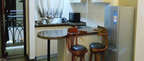 Room, Sea View | Private kitchen | Full-size fridge, microwave, oven, stovetop