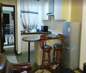 Private kitchen - Height Twisters Apartments (Nairobi)