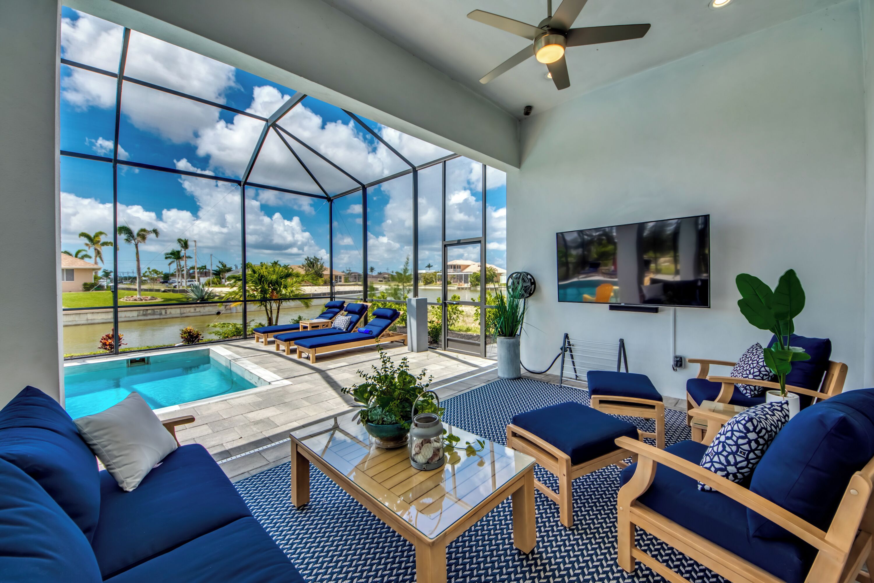 Piscina a l'aire lliure i piscina climatitzada 