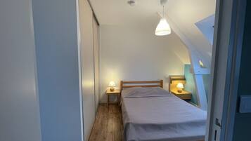 Apartment (Orchidee) | Soundproofing, iron/ironing board, free WiFi, bed sheets