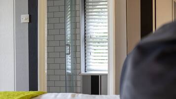 Superior King Size (Room 7) | Bathroom | Shower, rainfall showerhead, hair dryer, bathrobes