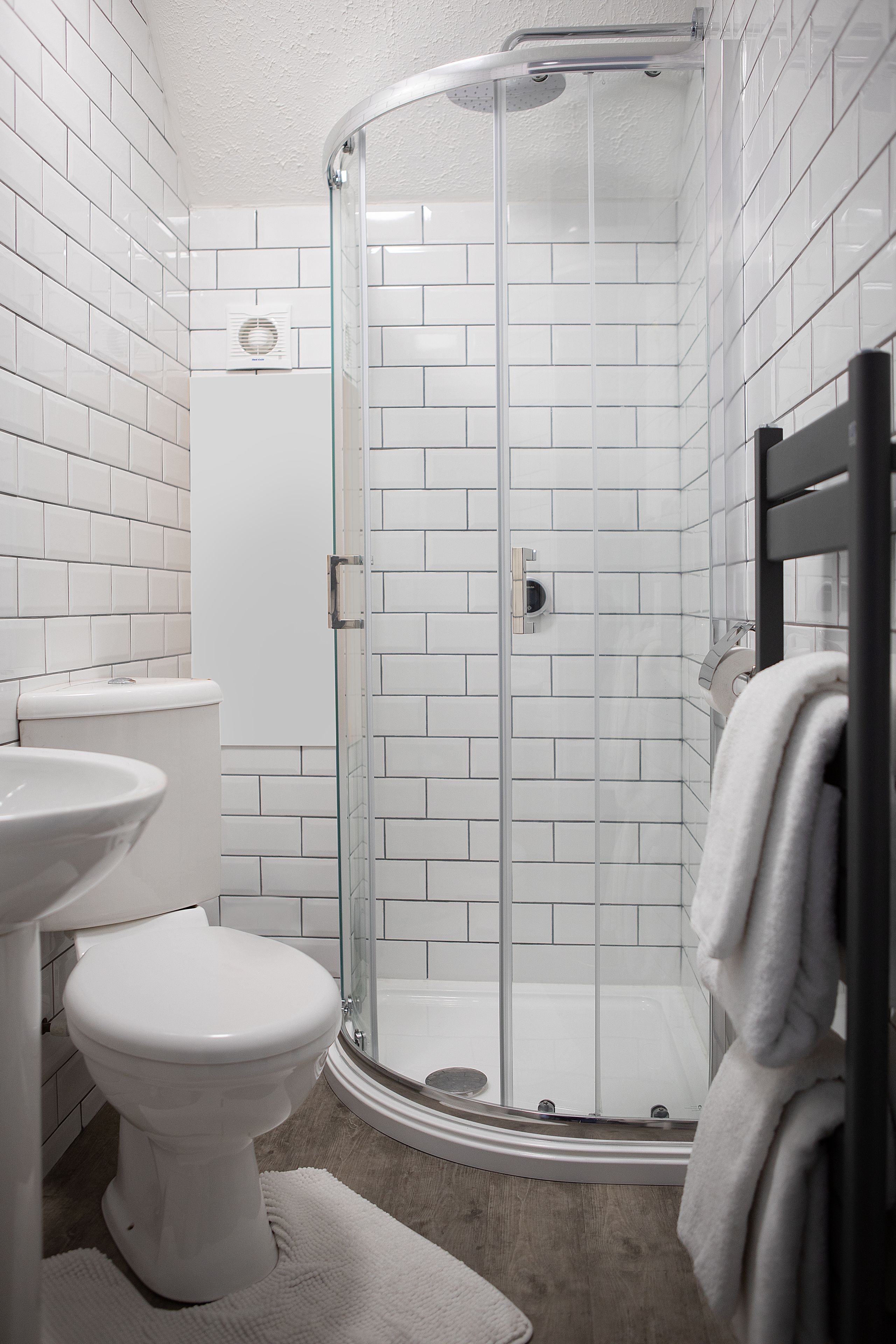 Superior Super King Size, Sea View (Room 8)  | Bathroom shower