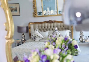 Superior Double Room | Egyptian cotton sheets, premium bedding, blackout drapes - Number One Port Hill (Hertford)