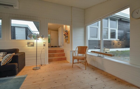 Fireplace, DVD player