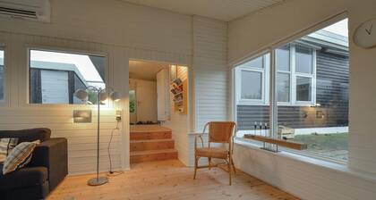 Cozy home in Knebel with house sea view