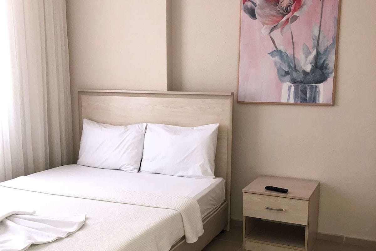 Standard Double Room | 1 bedroom, in-room safe, desk, cribs (surcharge)