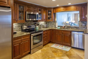 Fridge, microwave, oven, stovetop - Beach Paradise Breathtaking Sunset  Beach View Pool Hot tub Private (Clearwater)