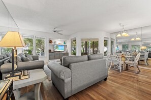 TV, DVD player, books - Hidden Dunes First Floor Cottage Steps from the Pool, Rare 1 Bedroom, 2 Bathroom (Miramar Beach)