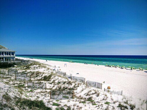 Hidden Dunes First Floor Cottage Steps from the Pool, Rare 1 Bedroom, 2 Bathroom