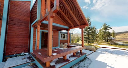 The Last Best Place- The Valley View - Five Bedrooms 3 Baths -multilevel deck