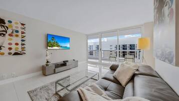 Televisión y oficina