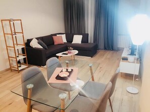 Apartment (M2) | Living room | Flat-screen TV - Sol's M2 White Modern Apartments (Tbilisi)