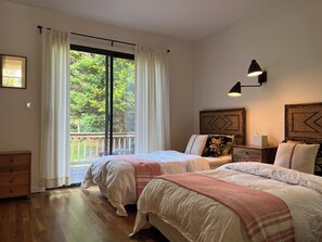 3 chambres, fer et planche à repasser, Wi-Fi, draps fournis