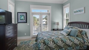 5 Schlafzimmer, Schreibtisch, Bügeleisen/Bügelbrett, Reisekinderbett