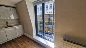 Apartment (6) | Balcony -  iStay Liverpool 1 Water Street Apartments (Liverpool)