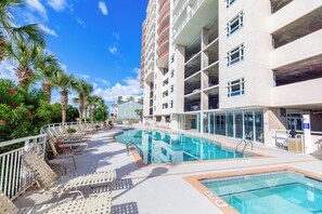 Inomhuspool och uppvärmd pool