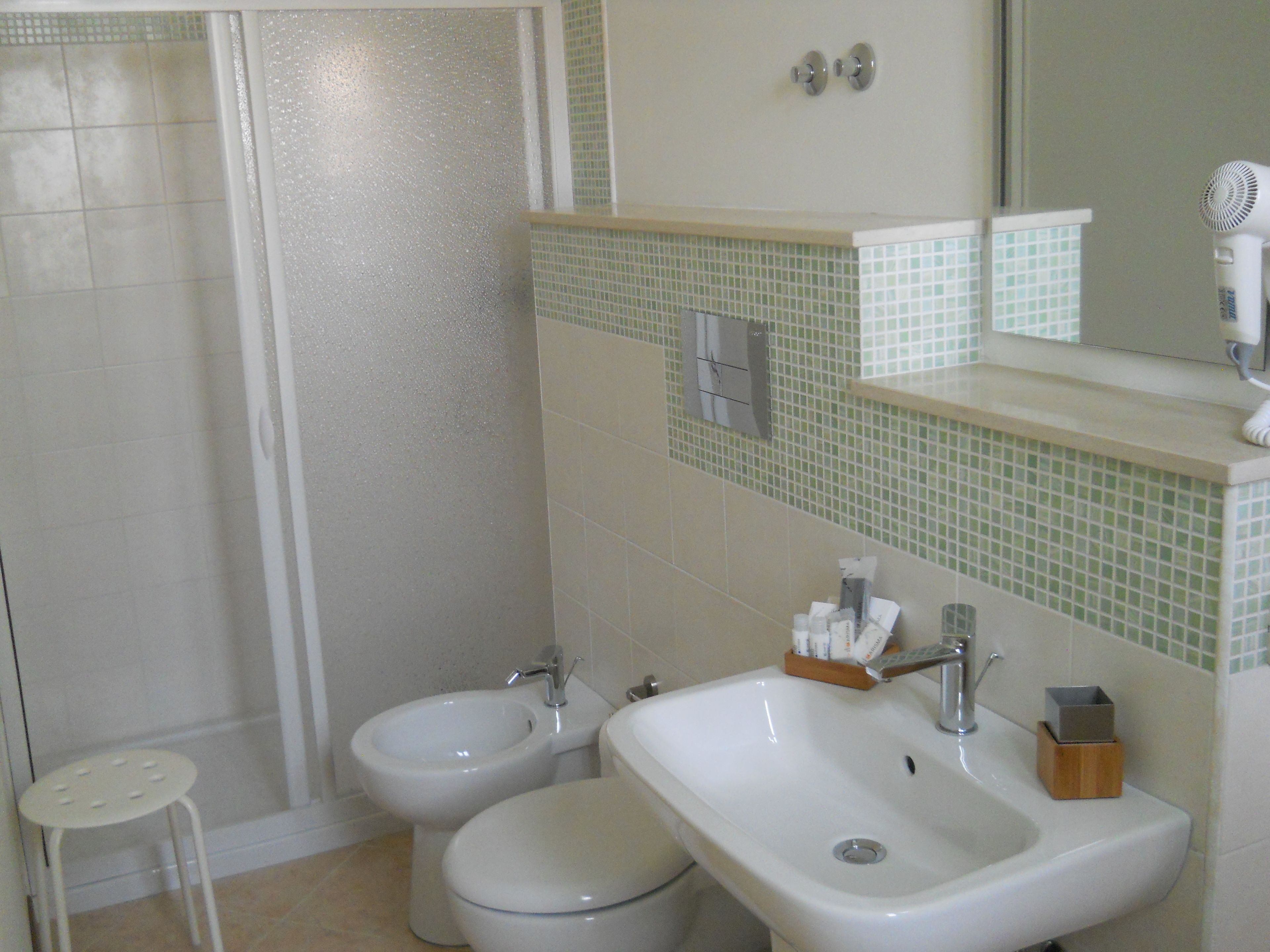 Camera Superior, vista città | Bagno | Set di cortesia gratuito, asciugacapelli, bidet, asciugamani