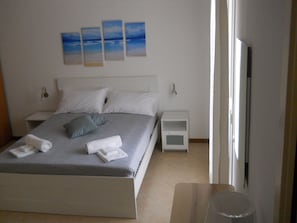 Superior-Zimmer, Stadtblick | Minibar, Zimmersafe, Schreibtisch, schallisolierte Zimmer