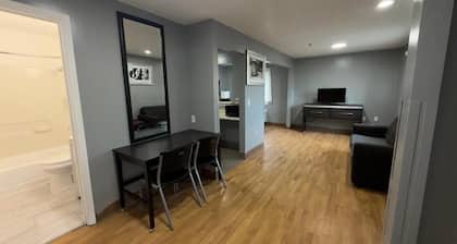 Welcome Suites Hazelwood