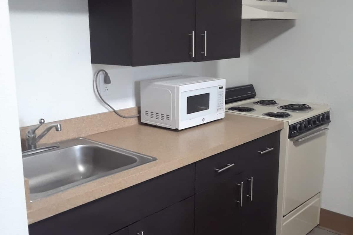 individually furnished, blackout curtains, free wifi, bed sheets