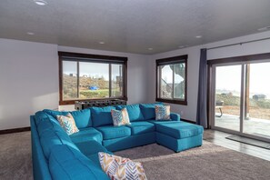 Smart-TV, Kamin, Videospiele, DVD-Player