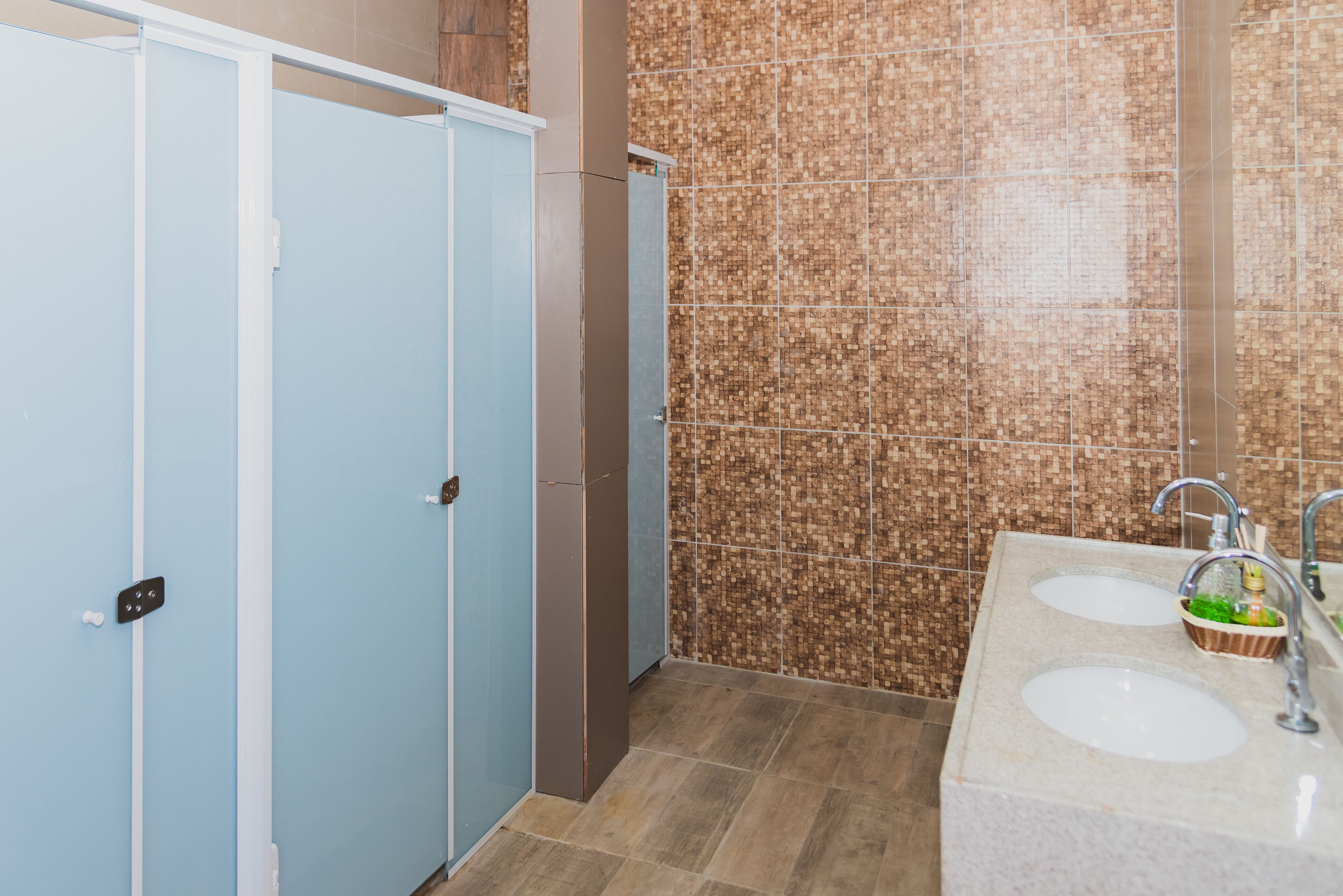 outdoor pool, open 8:00 am to 8:00 pm, pool umbrellas, pool loungers