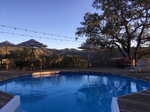 Outdoor pool - Mountaintop open home living-pool, hot tub & views! (Ukiah)