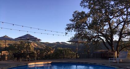 Mountaintop open home living-pool, hot tub & views!