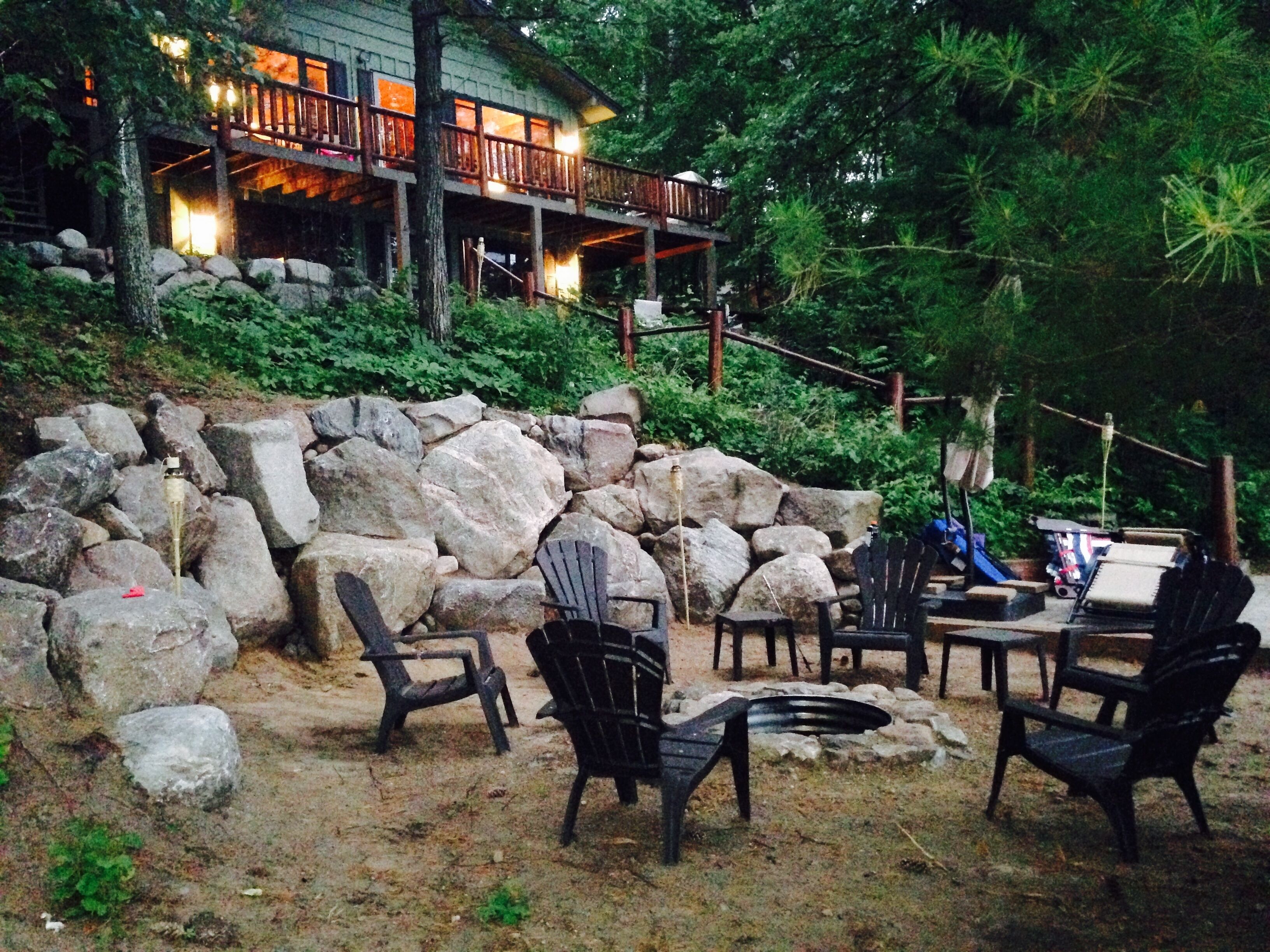 Water front cabin on crystal clear lake, close to lots of fun attractions!