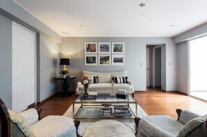 Business Apartment, 1 King Bed | Living room - Apartmen boutique123 (Chorrillos)