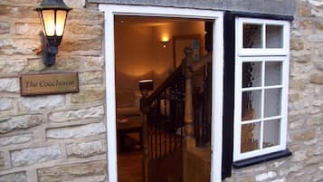 Cottage | Property entrance