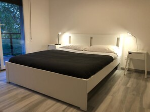 Chambre Double Deluxe, 1 grand lit, vue parc | Bureau, lits bébé (en supplément), Wi-Fi gratuit