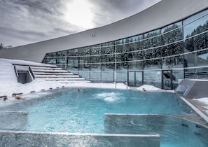 8 indoor pools, outdoor pool, open 10:00 AM to 8:00 PM, pool umbrellas - Ecrin Blanc Resort Courchevel (Courchevel)