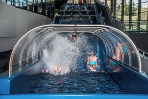 Waterslide - Ecrin Blanc Resort Courchevel (Courchevel)