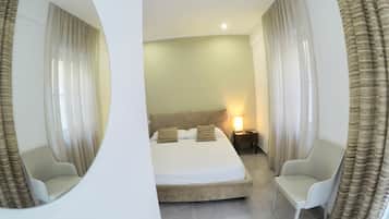 Design dubbelrum (Riolite) | Värdeförvaringsskåp på rummet, mörkläggningsgardiner och ljudisolering