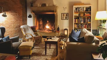 Flat-screen TV, Netflix