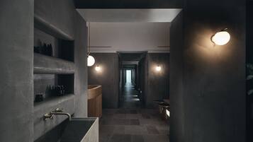 Couples treatment room(s), body treatments, deep-tissue massages