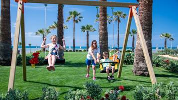 Children’s play area – outdoor