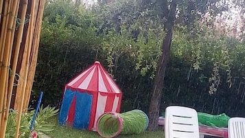 Area giochi per bambini (all'aperto)