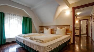 Junior Suite | In-room safe, free WiFi, bed sheets