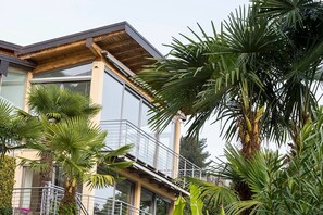 Exterior detail - Luxury Italian Lakes Villa With Private Pool, Gym, Bbq, Wifi, Lake Views (Verbania)