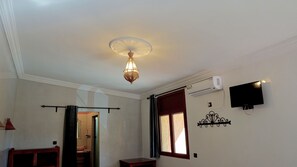 Kamar Double Comfort, 1 Tempat Tidur Double, akses difabel, pemandangan kolam renang | Pemandangan dari kamar