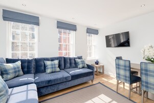 Classic 3 Bed Apartment | Living area | Smart TV