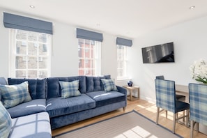 Classic 3 Bed Apartment | Living area | Smart TV - Destiny Scotland Royal Mile Residence (Edinburgh)