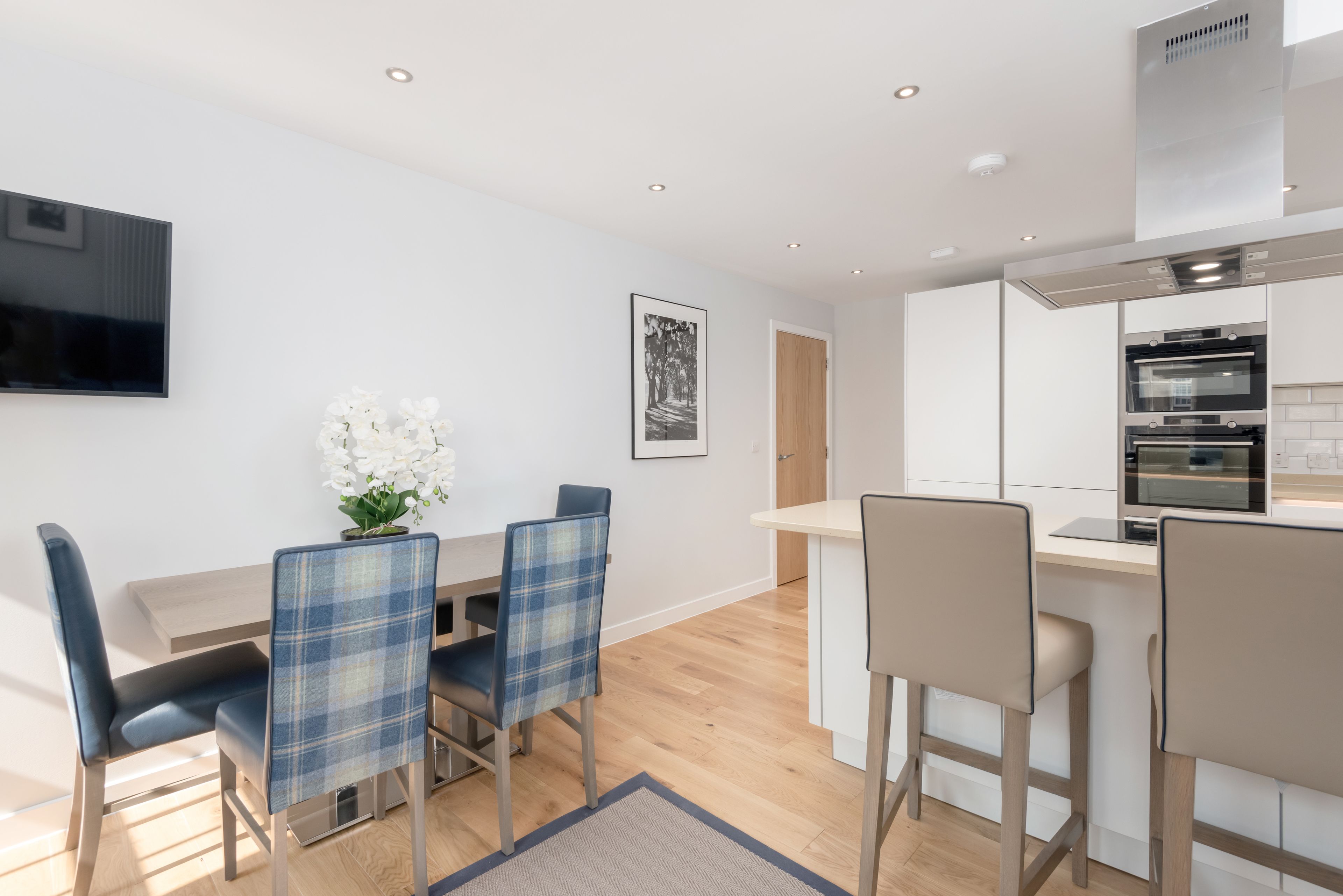 Classic 3 Bed Apartment | Private kitchen